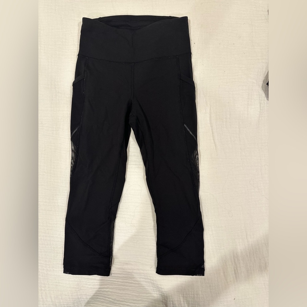 Lululemon black cropped leggings